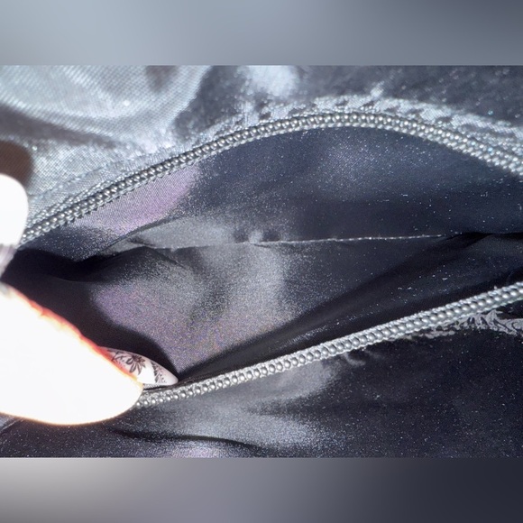 Victoria secret metallic crossbody bag with gold chain - Picture 7 of 9